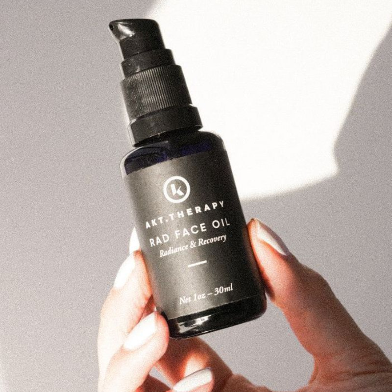 akt therapy rad face oil 1
