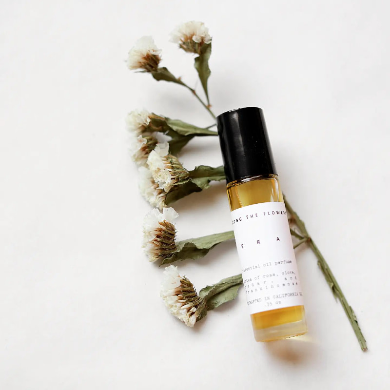 Among the flowers Era Natural Perfume 1